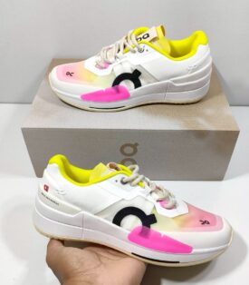 On The Roger Pro 2 White/Lime Pink