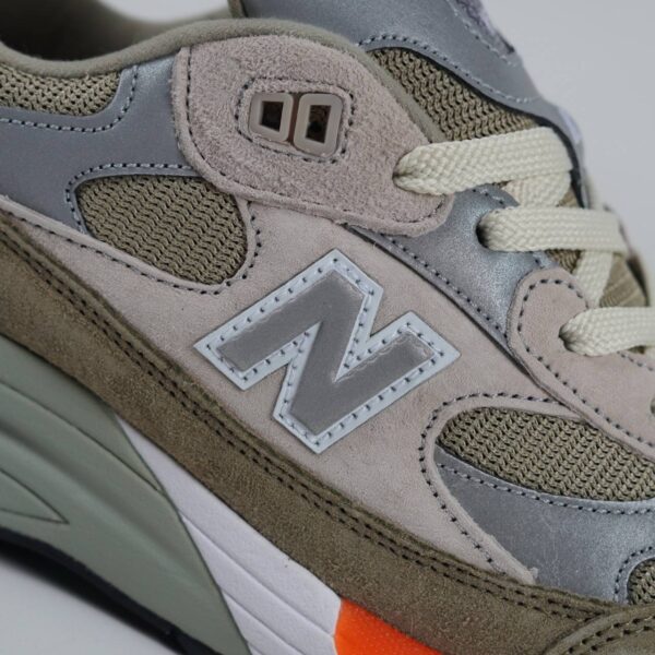 New Balance 992 WTAPS olive green - Gambar 6