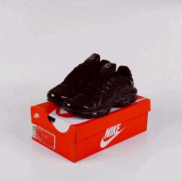 Nike Air Max Plus TN Triple Black - Gambar 2