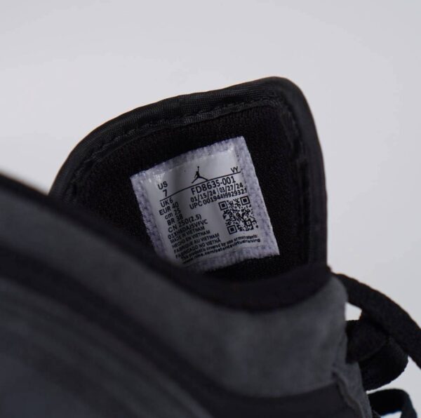 Nike Air Jordan 1 Low SE Craft Dark Smoke Grey - Gambar 6