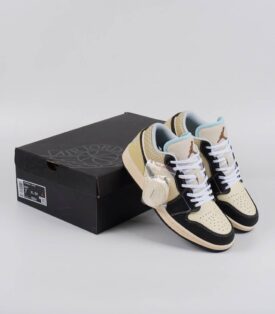 Air Jordan 1 Low SE Coconut Milk Black Muslin