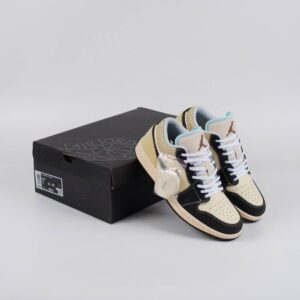 Air Jordan 1 Low SE Coconut Milk Black Muslin