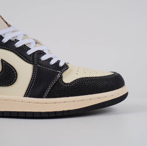 Air Jordan 1 Low SE Coconut Milk Black Muslin - Gambar 8