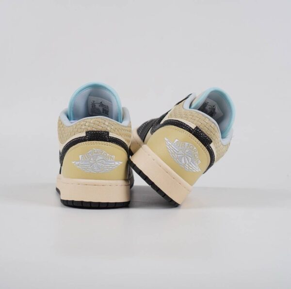 Air Jordan 1 Low SE Coconut Milk Black Muslin - Gambar 6