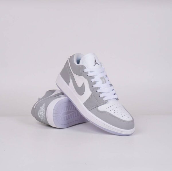 Air Jordan 1 Low "Wolf Grey" - Gambar 3