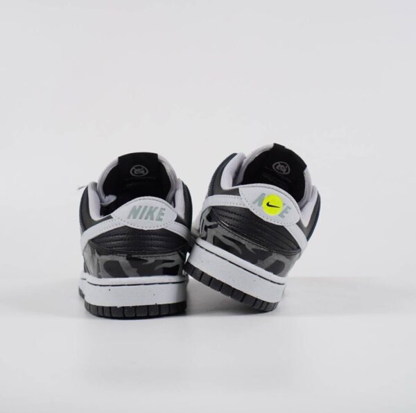 Nike Dunk Low SE "Patent Leather Panda" - Gambar 6