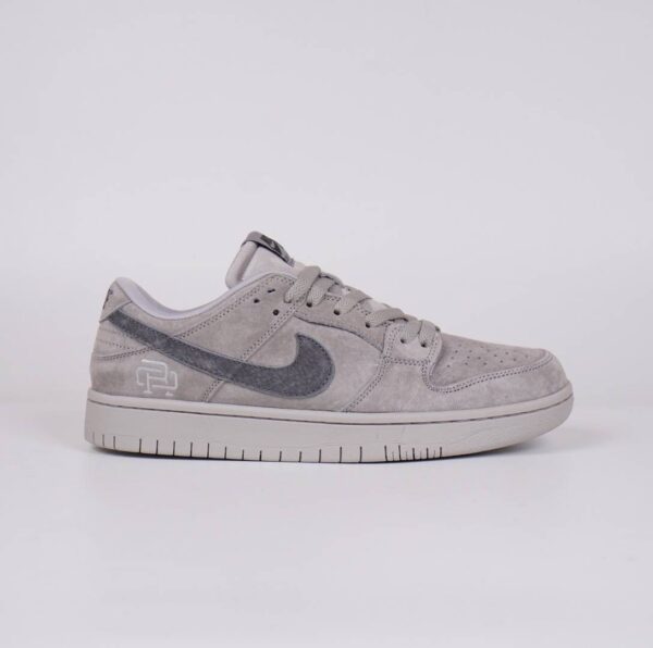 Nike SB Dunk Low Reigning Champ - Gambar 4